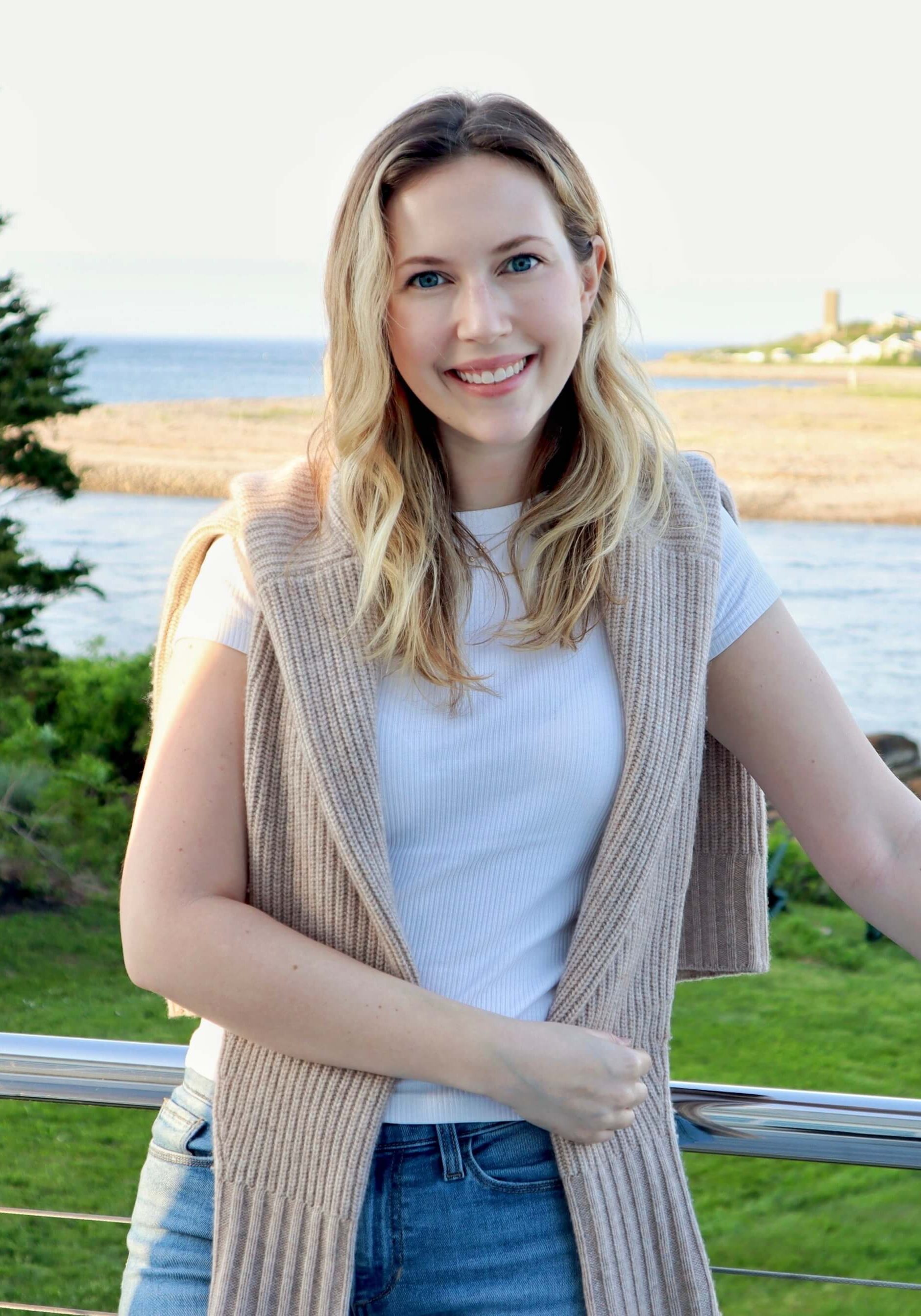 AUTHORPHOTO(CROPPED)